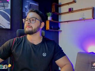 Andreww Brownn webcam model stream image