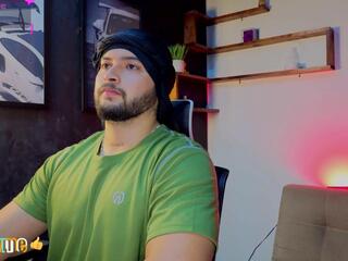 Andreww Brownn webcam model stream image