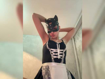 Azia_love_ webcam model stream image