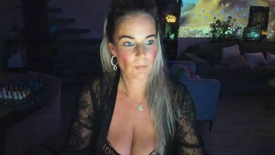 MrsAurora webcam model stream image