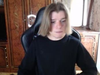 maxplay18 webcam model stream image