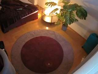 voyeurcam-julmodels-whitebed-5 webcam model stream image