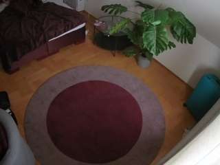 voyeurcam-julmodels-whitebed-5 webcam model stream image