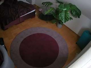 voyeurcam-julmodels-whitebed-5 webcam model stream image