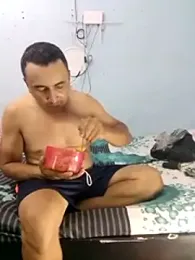 Bmwhot webcam model stream image