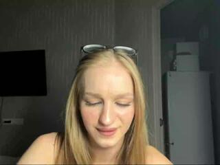 Diane Litle webcam model stream image