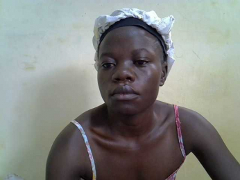 Pretty-doll webcam model stream image