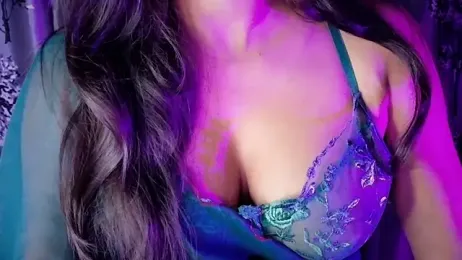 SilkenSundari webcam model stream image