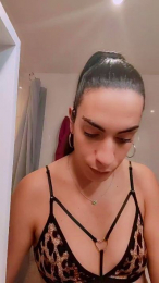 sara_mv webcam model stream image