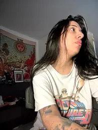 kiaraglam2 webcam model stream image