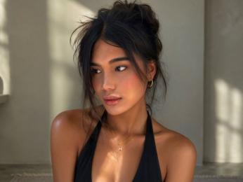 EllaBrown webcam model stream image