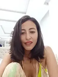 Anahi_cake webcam stripchat model stream image