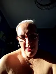 Feelineducentre webcam model stream image