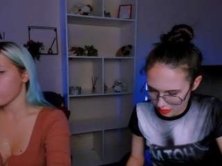 mona-cloud webcam model stream image