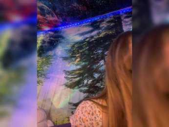 -Summer- webcam model stream image