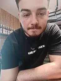 Zevs777s webcam model stream image