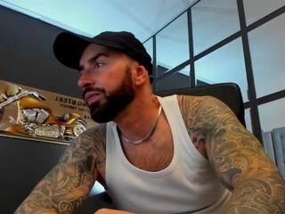 Armand webcam flirt4free model stream image