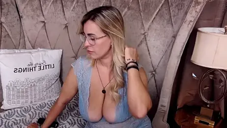 BustyGizelle webcam model stream image