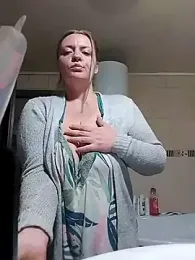 Mommygetnaughty webcam model stream image