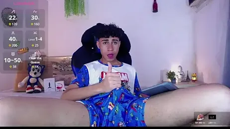 huge_armound webcam model stream image