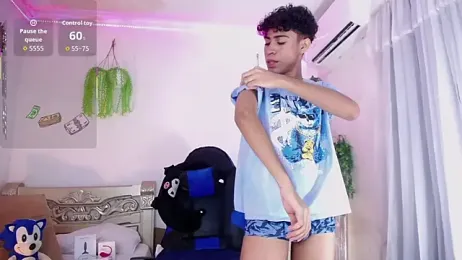 huge_armound webcam model stream image