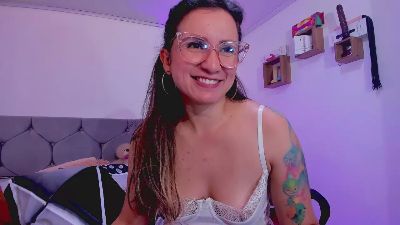 SweetNessa_ webcam model stream image