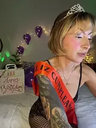 Cinamoonn webcam model stream image