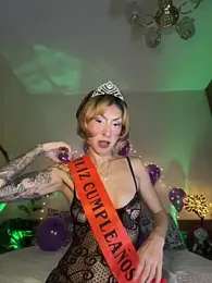 Cinamoonn webcam model stream image