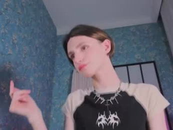 kira_long webcam model stream image