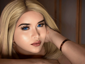 BlessedAudrey webcam model stream image