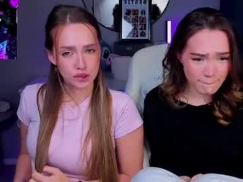 top_twins webcam model stream image