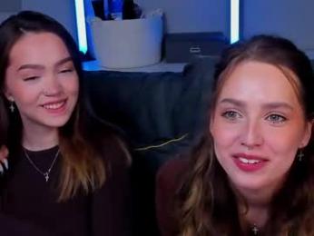 top_twins webcam model stream image