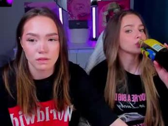 top_twins webcam model stream image