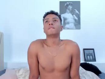 magnusking_ webcam model stream image