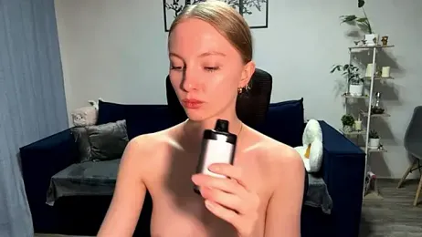 BrightAnnie webcam model stream image