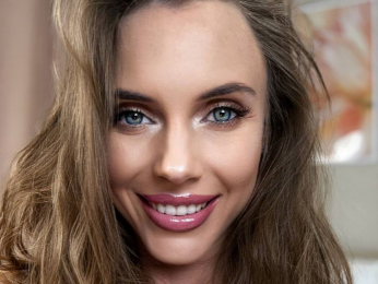 MichelleRouz webcam model stream image