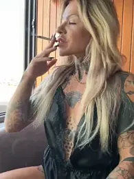 Divina_X_ webcam model stream image