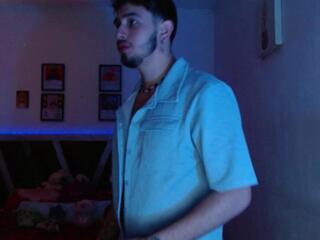 Dante Whitee webcam flirt4free model stream image