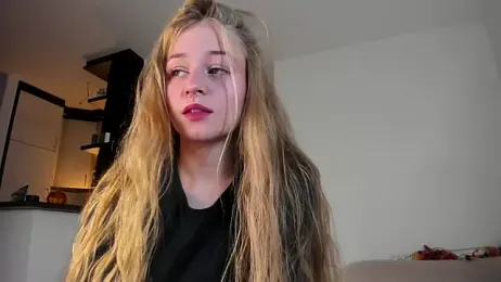 MiaMews webcam model stream image