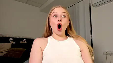 MiaMews webcam model stream image