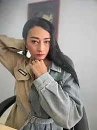 _Bella-Office1 webcam model stream image