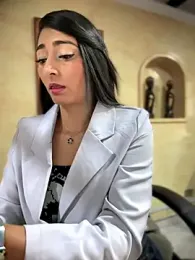 _Bella-Office1 webcam model stream image