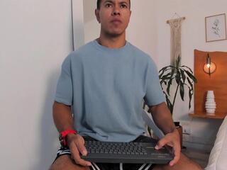 Duncan Miller webcam model stream image