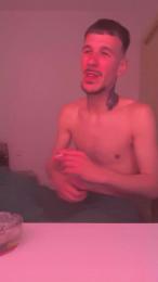 TuuNeenee30 webcam cam4 model stream image