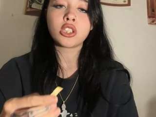 bratluvaaa webcam model stream image