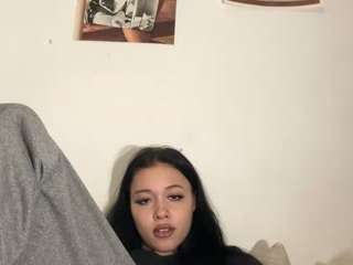 bratluvaaa webcam model stream image