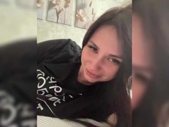 Y_Leiki webcam model stream image