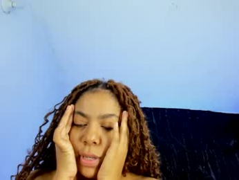 alika01_ webcam model stream image