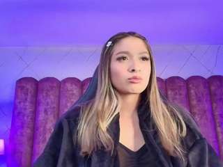 victoria-adams14 webcam model stream image