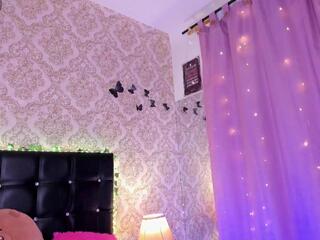 Luna Sommer webcam model stream image